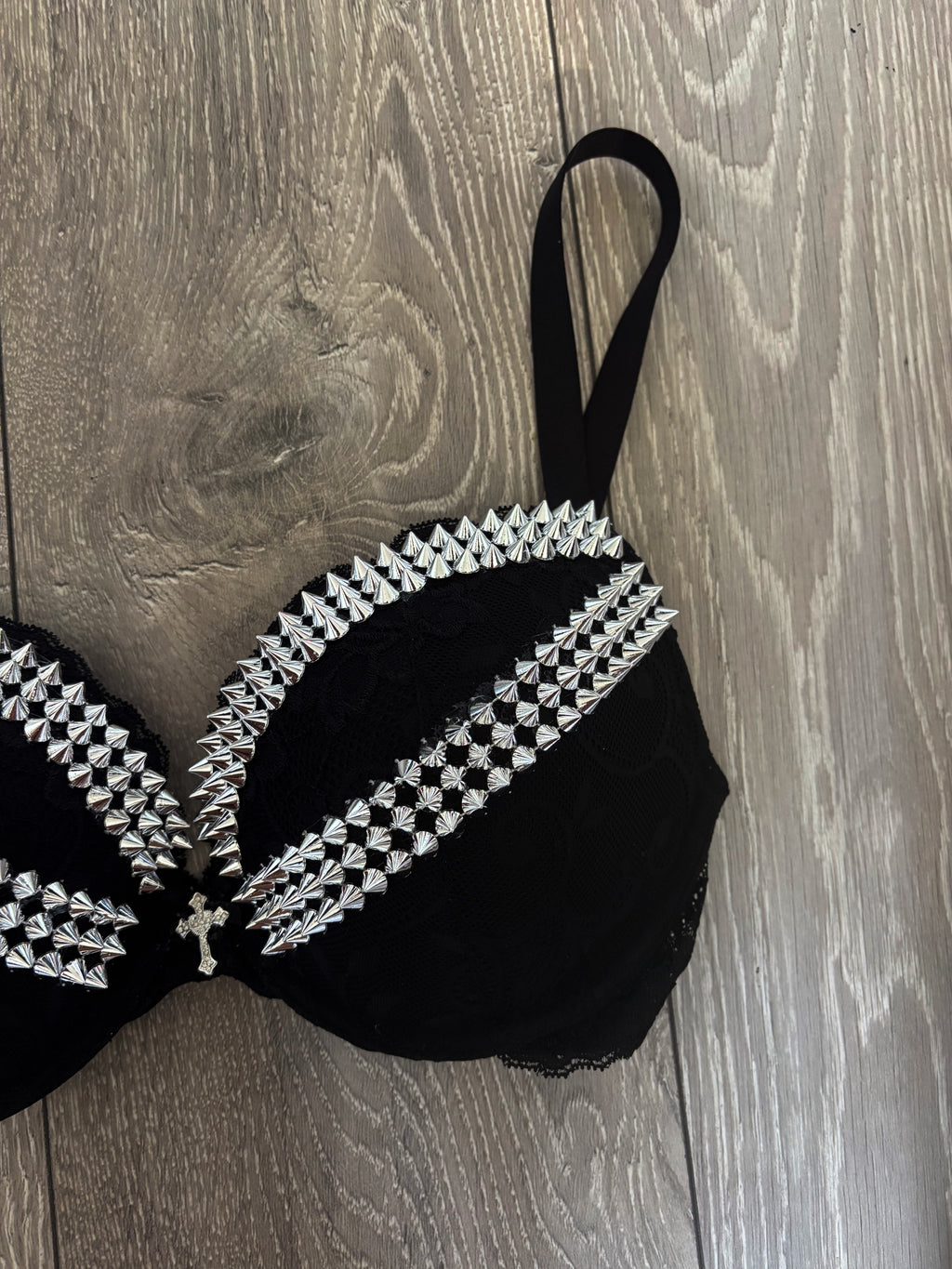(More sizes) black Y2K (with cross) spiked push up bra