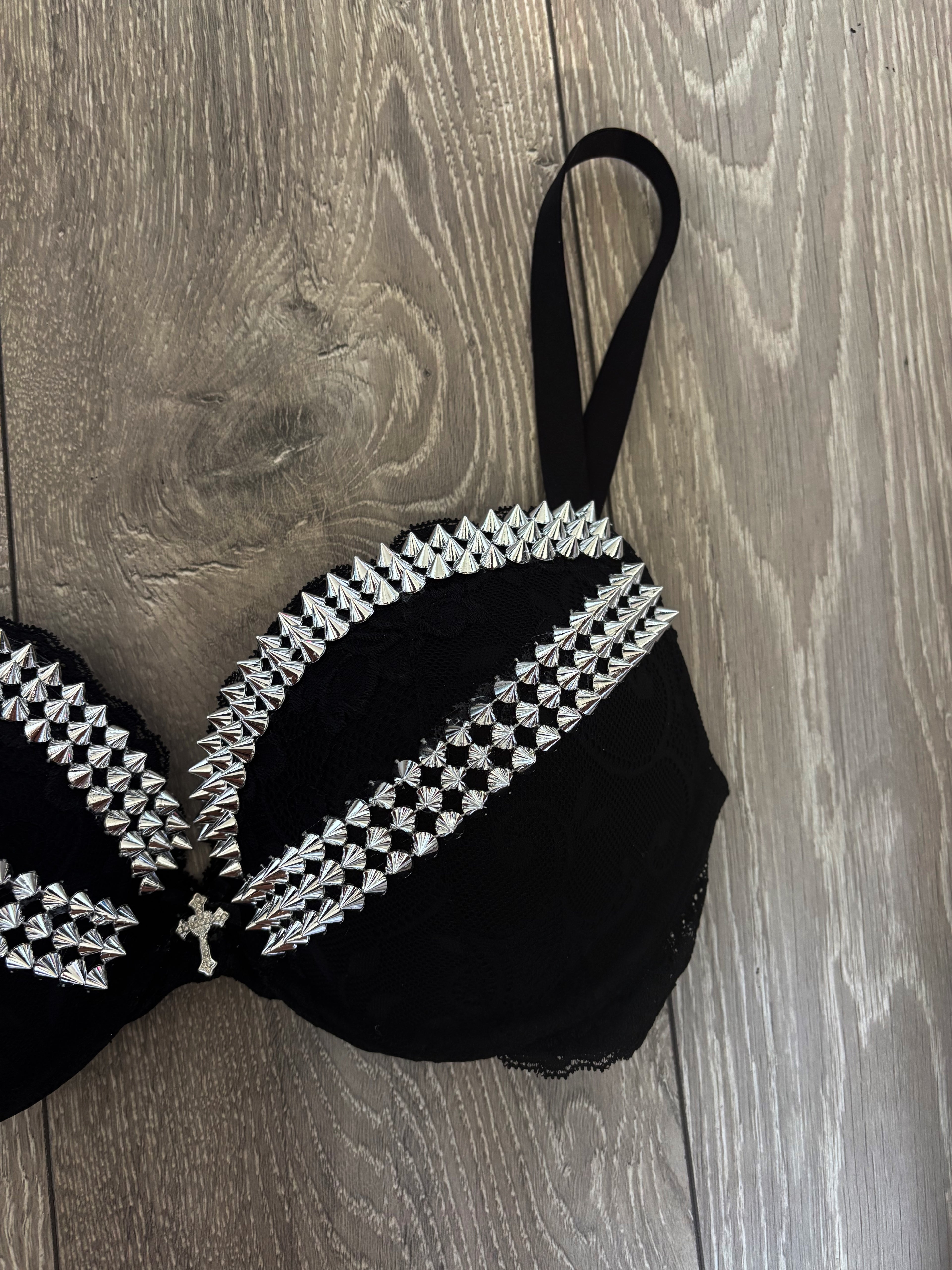 (More sizes) black Y2K (with cross) spiked push up bra