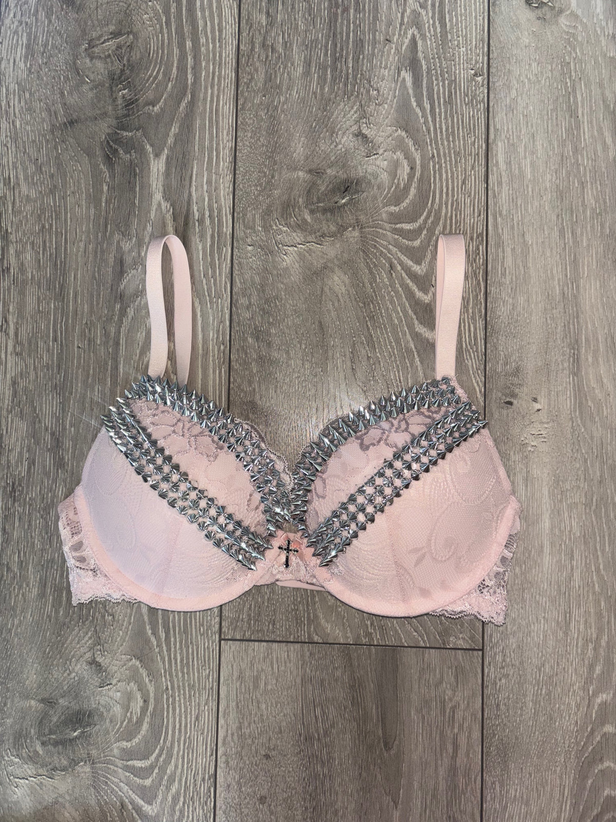 (More sizes) Light Pink Y2K Spiked push up bra (with cross)