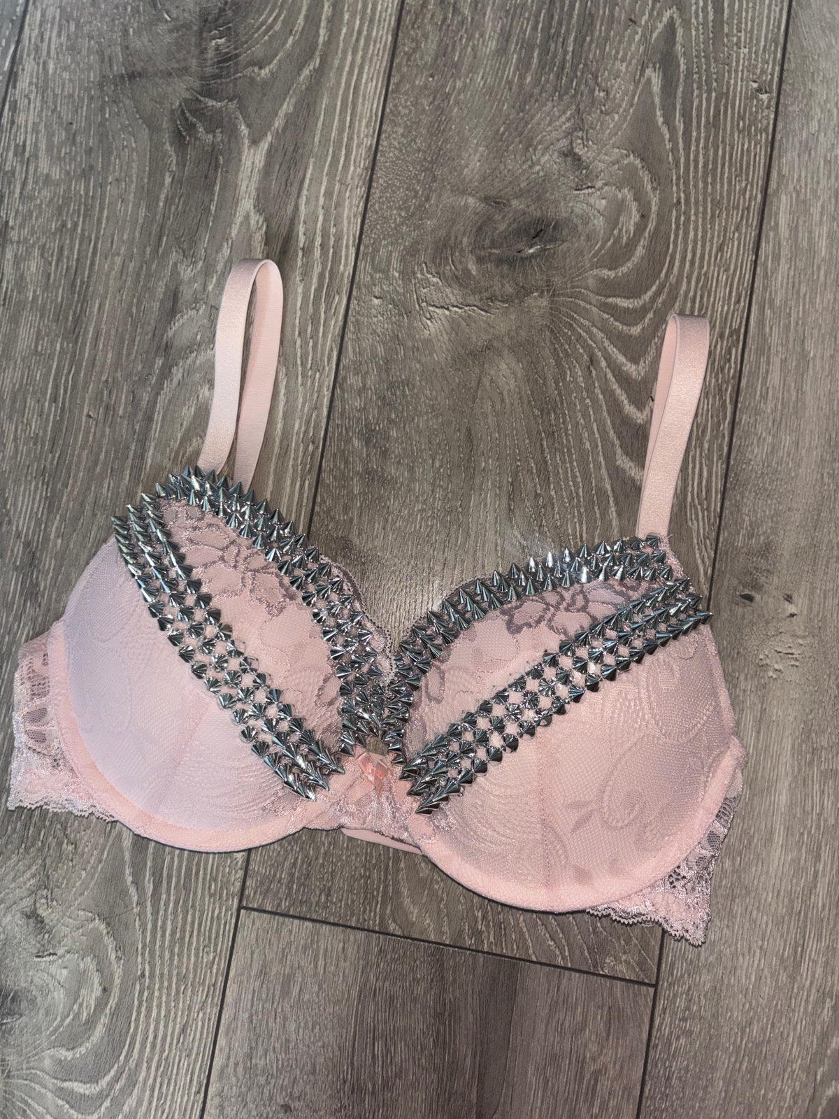 (More sizes) Light Pink Y2K Spiked push up bra (no cross)