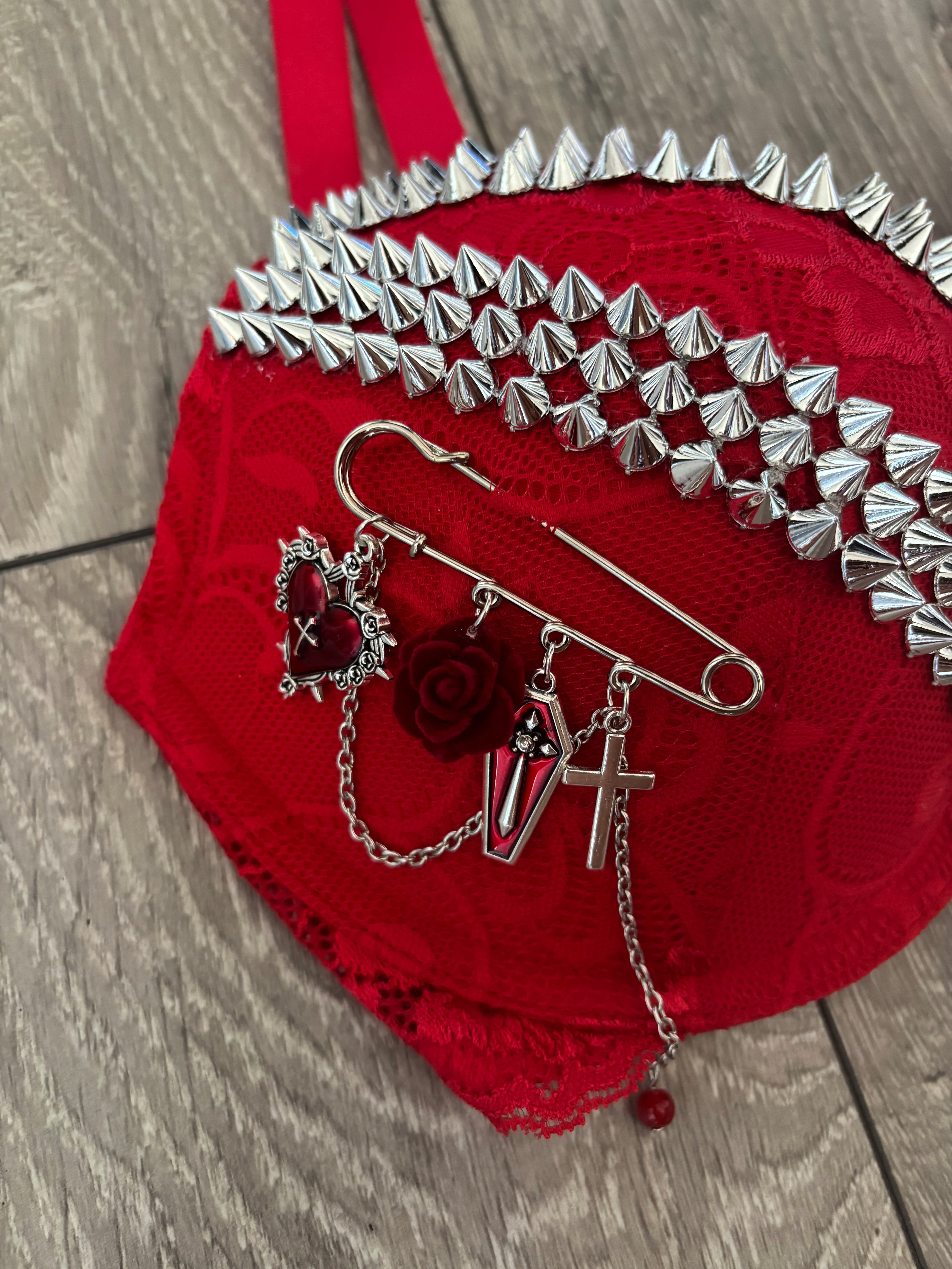 The Devil rosé spiked push up bra