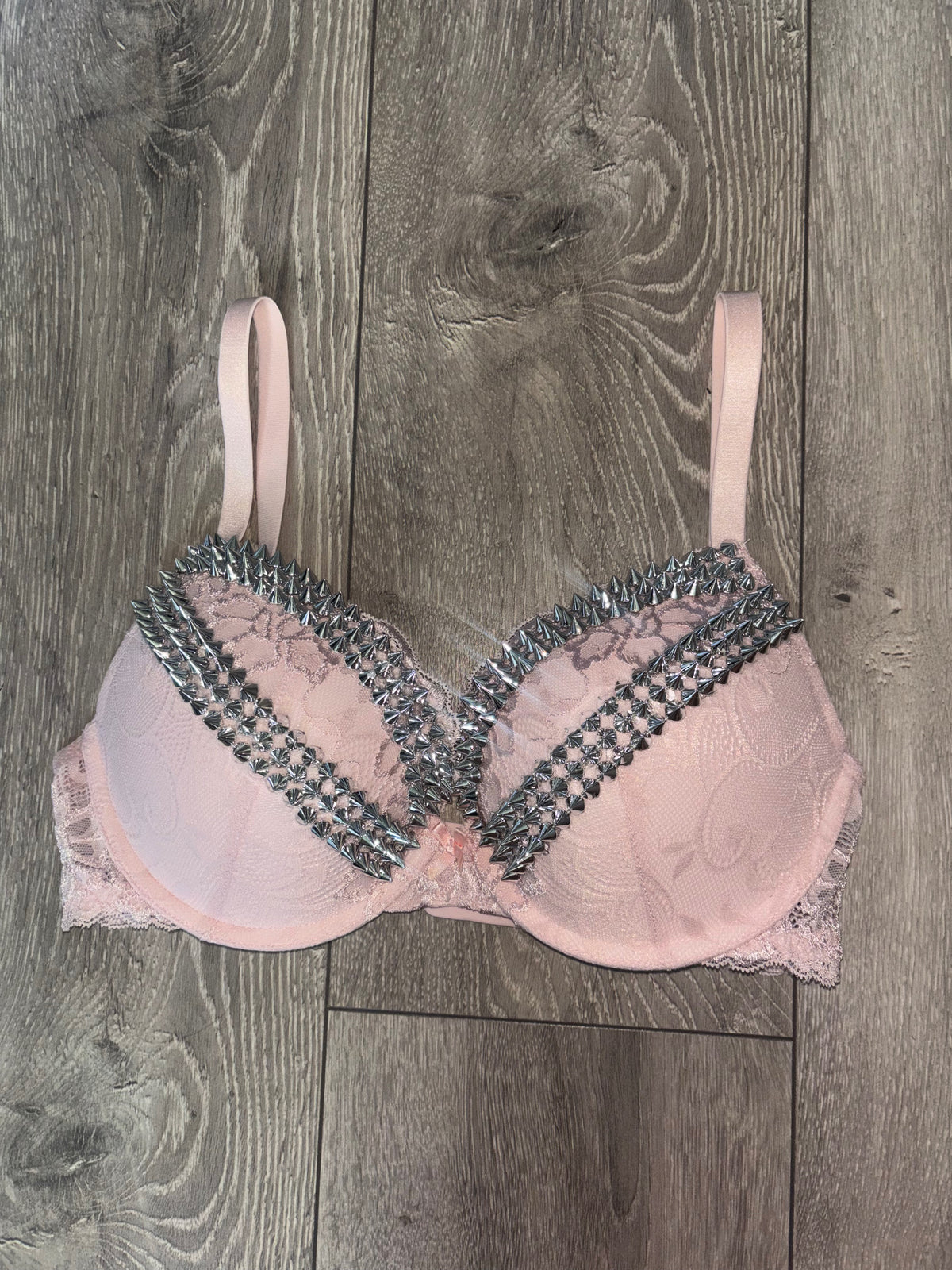 (More sizes) Light Pink Y2K Spiked push up bra (no cross)