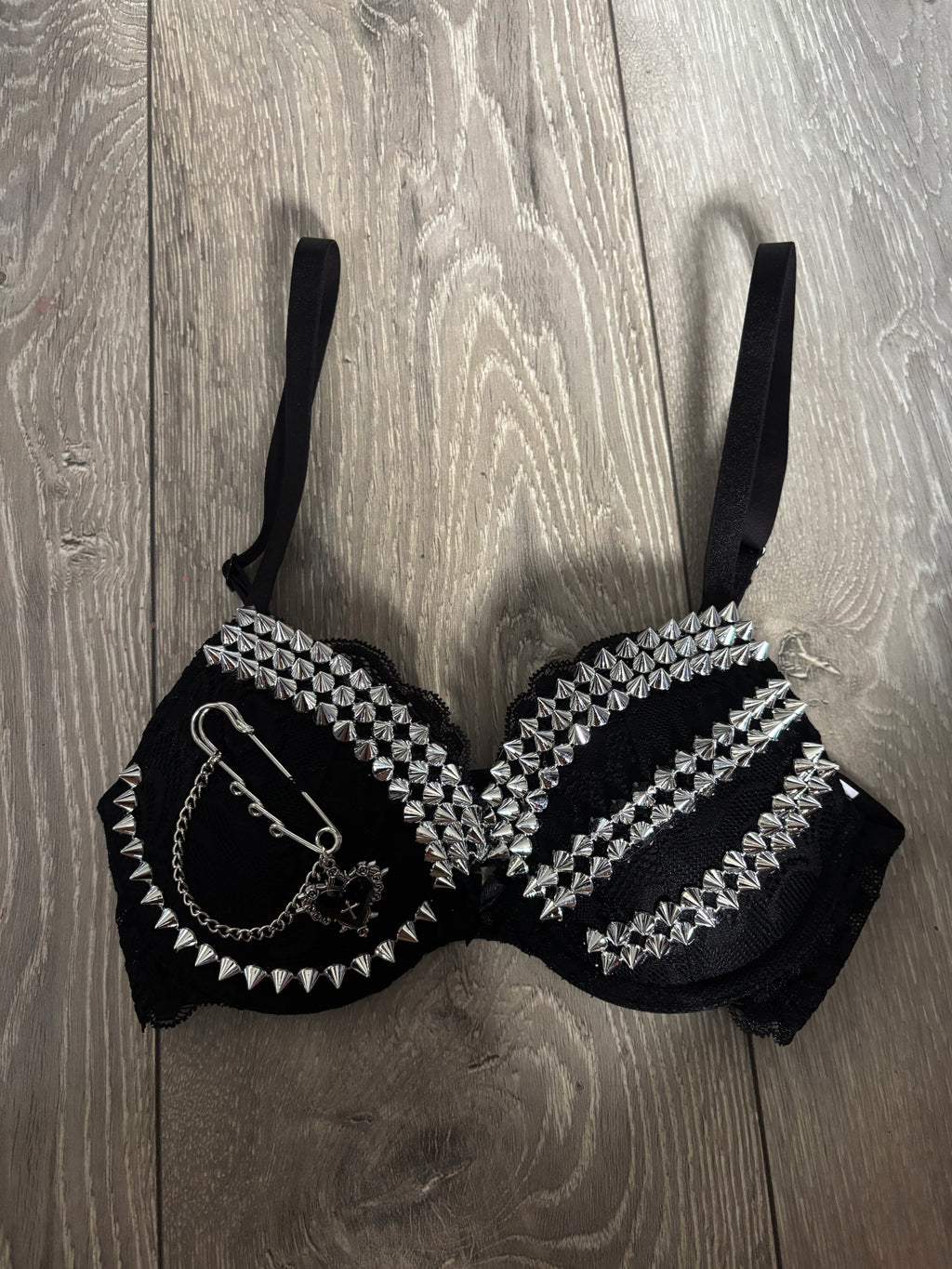 The Black Swan (More Sizes) (without cross) Spiked push up bra