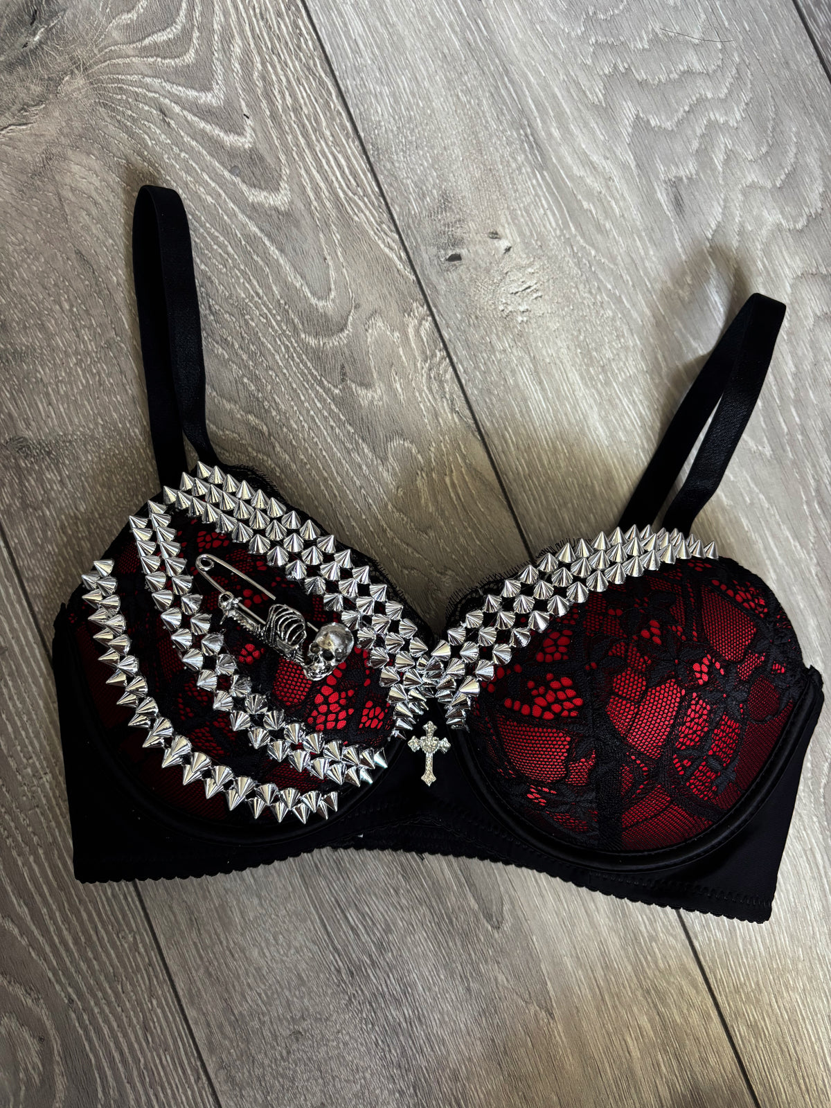 Red Skull Adjustable Pin one side spiked (with cross) push up bra