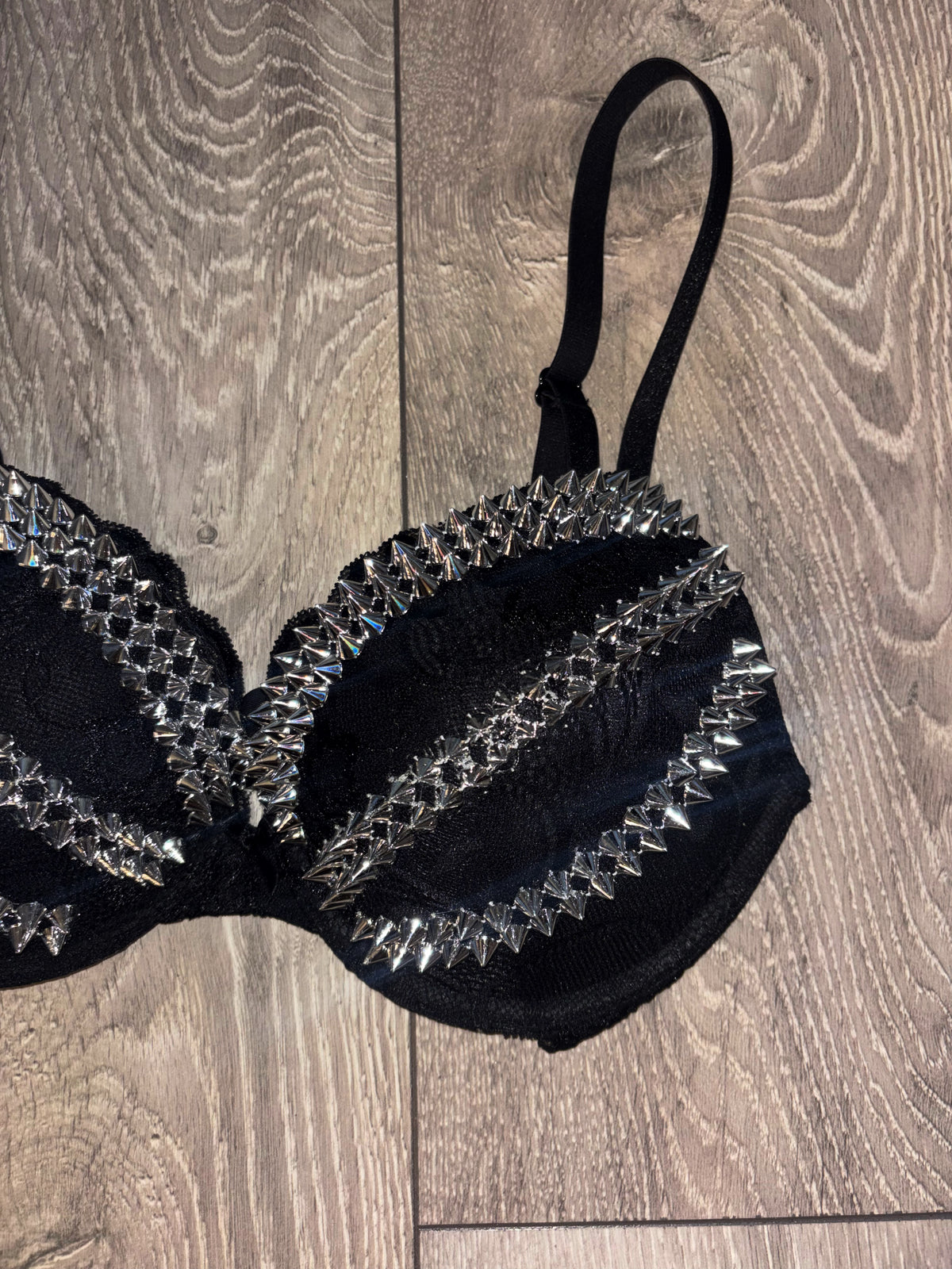 (More sizes) Triple Spiked black Y2K (without cross) push up bra