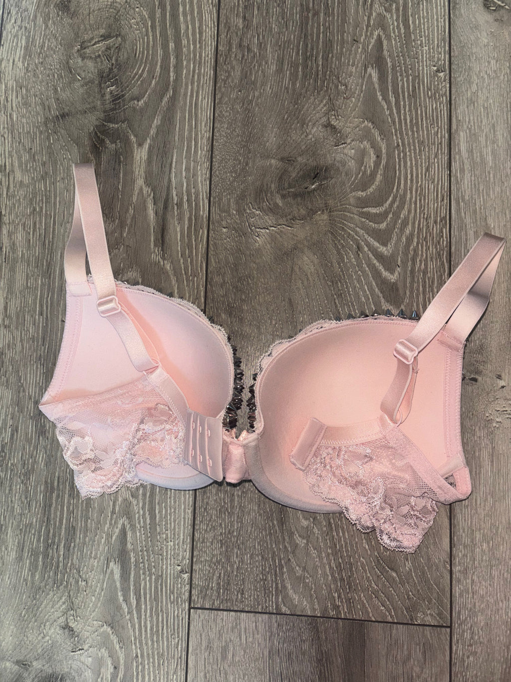 (More sizes) Light Pink Y2K Spiked push up bra (with cross)
