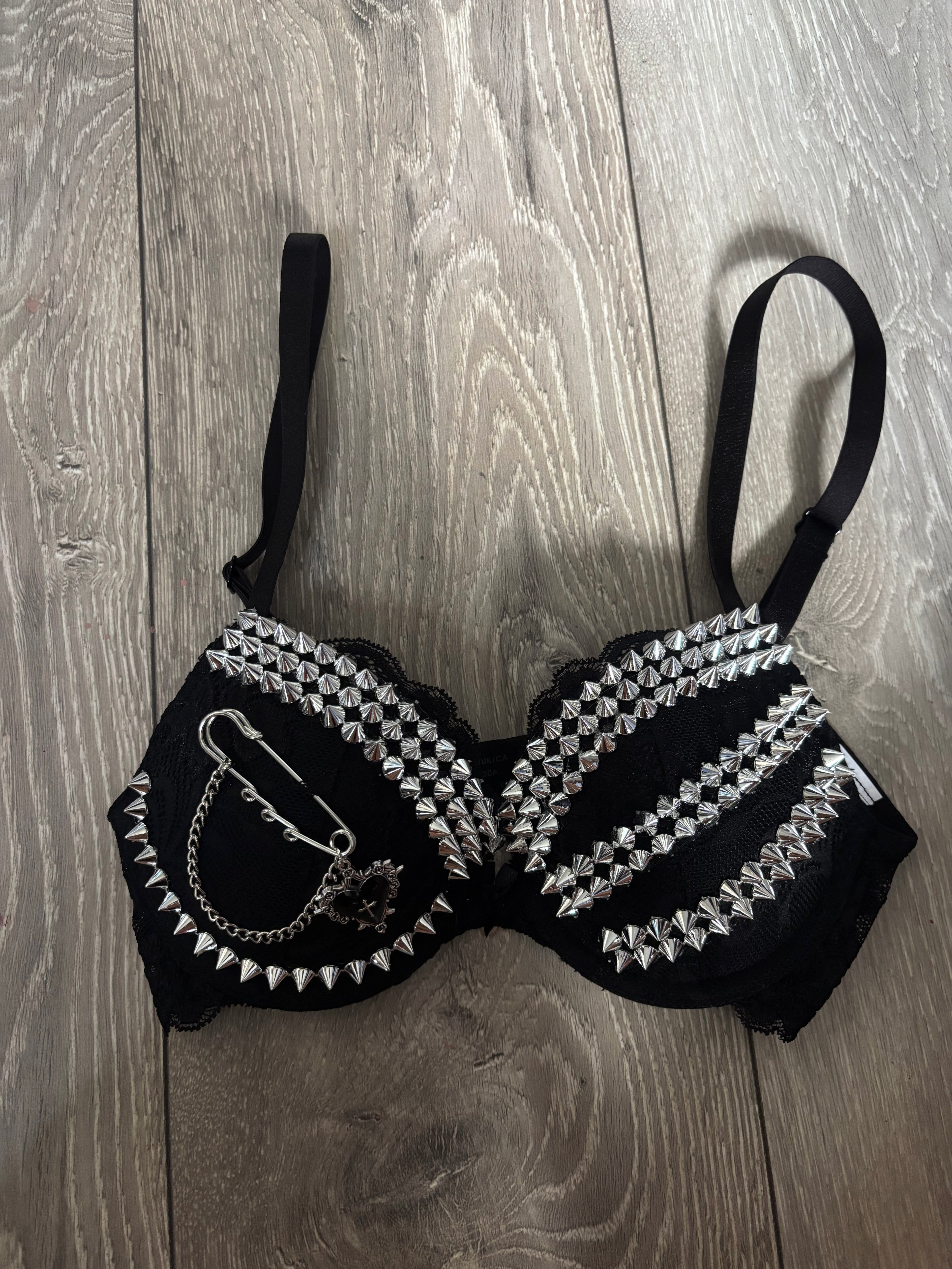 The Black Swan (More Sizes) (without cross) Spiked push up bra