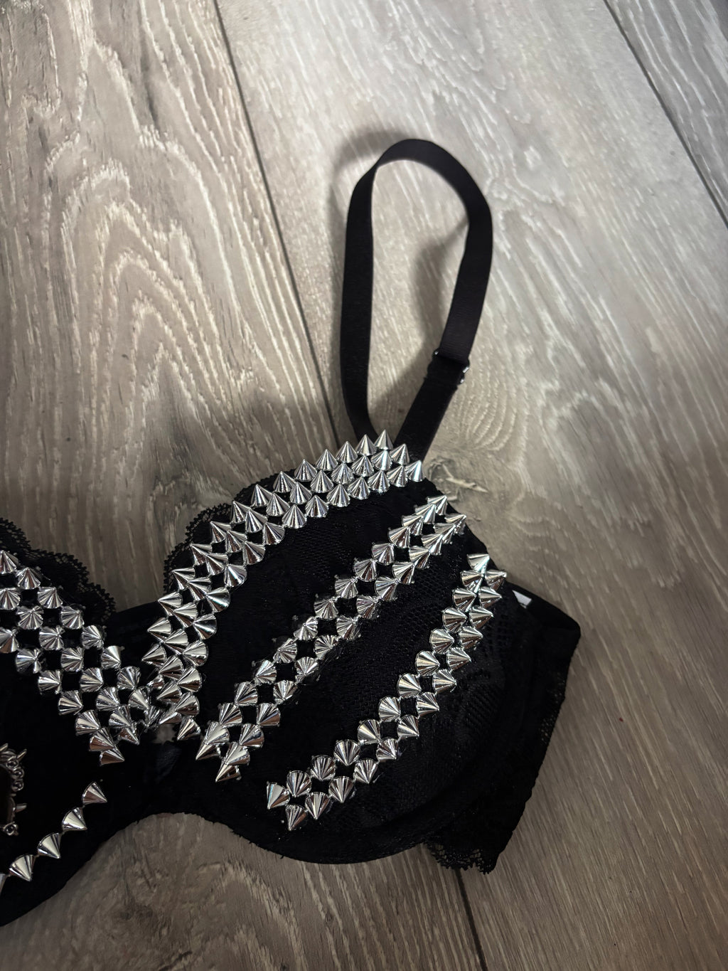 The Black Swan (More Sizes) (without cross) Spiked push up bra