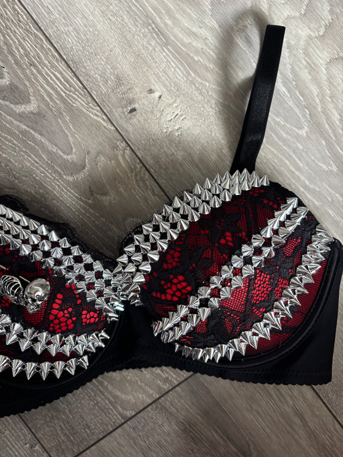 Red Skull Adjustable Pin Spiked push up bra (no cross)
