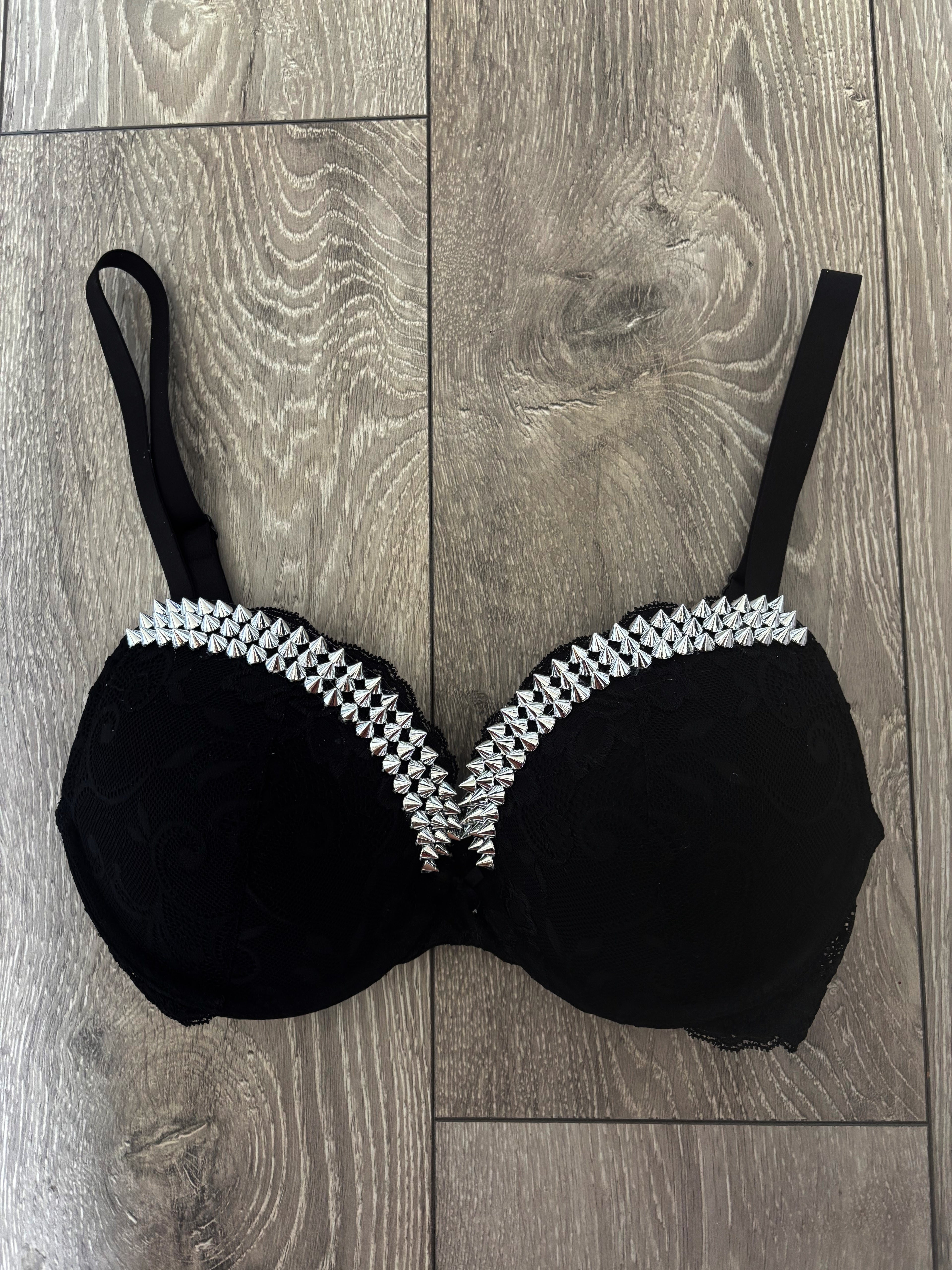 (More sizes) black Y2K single strip spiked (no cross) push up bra
