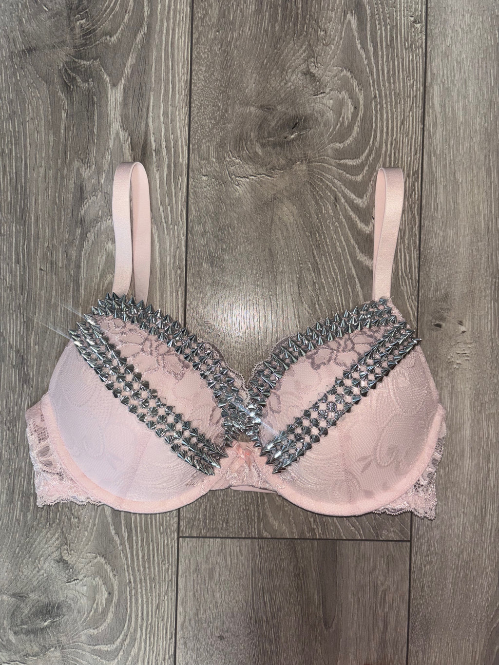 (More sizes) Light Pink Y2K Spiked push up bra (with cross)