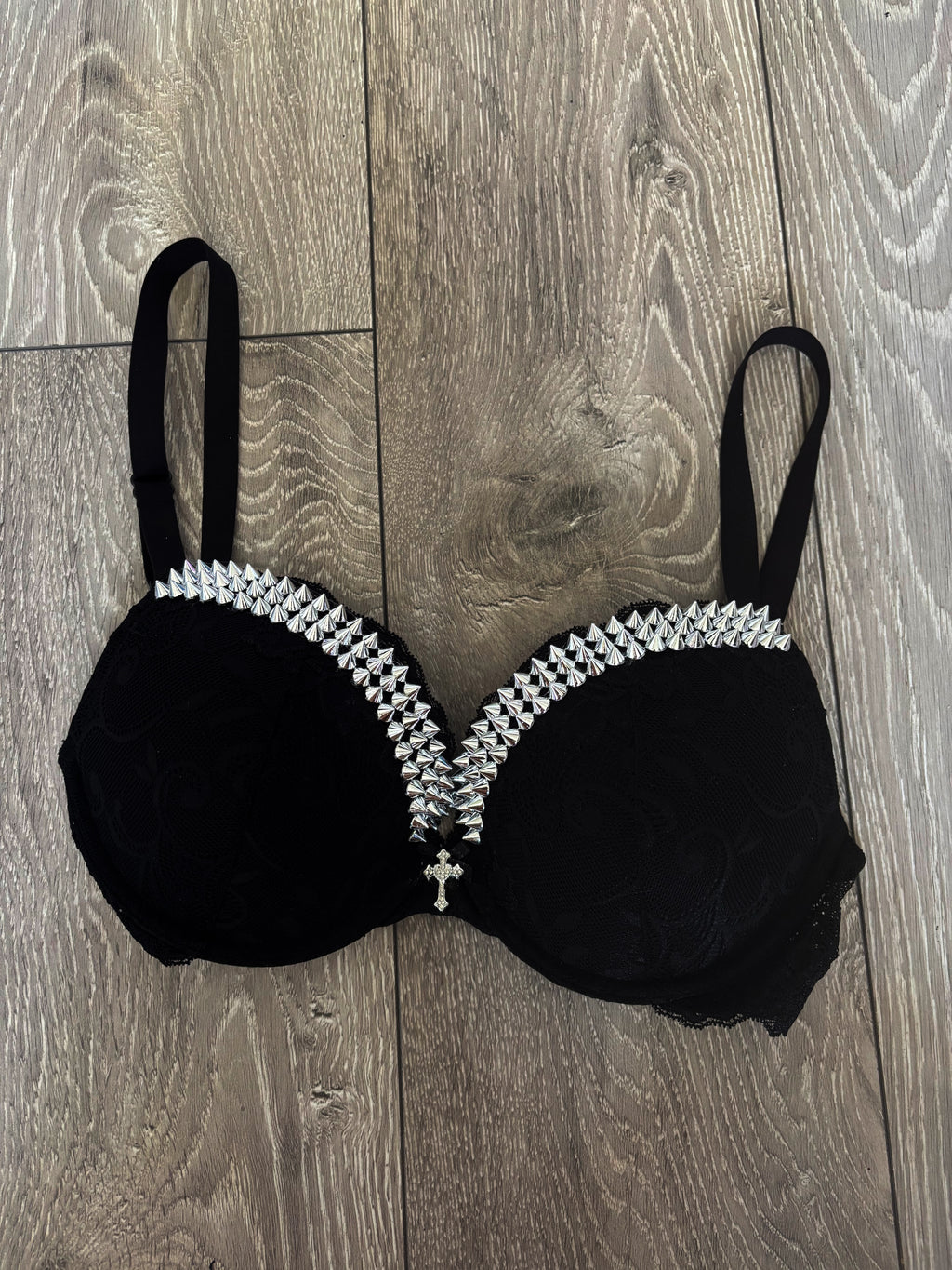 (More sizes) black Y2K single strip (with cross) spiked push up bra