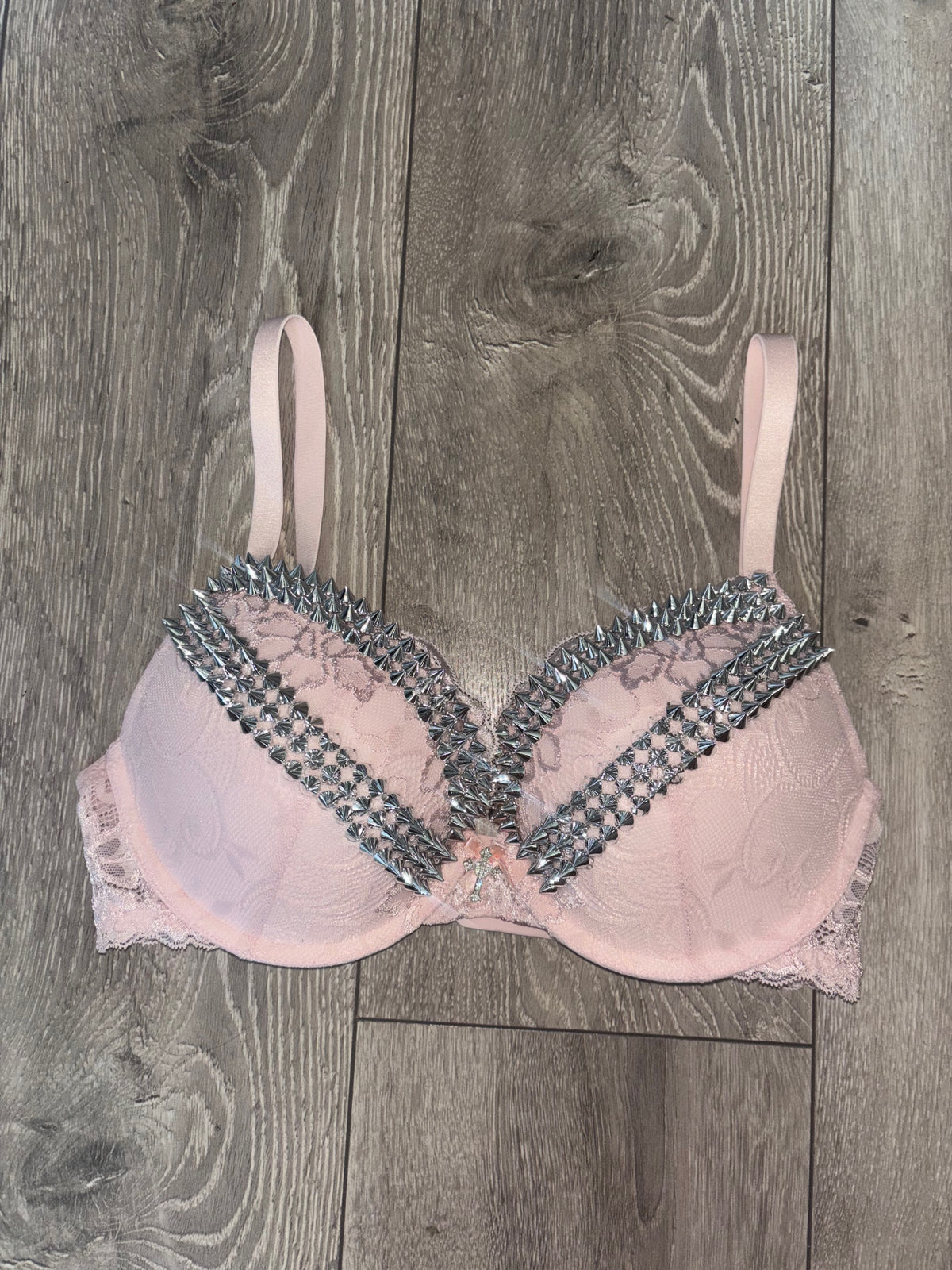 (More sizes) Light Pink Y2K Spiked push up bra (with cross)
