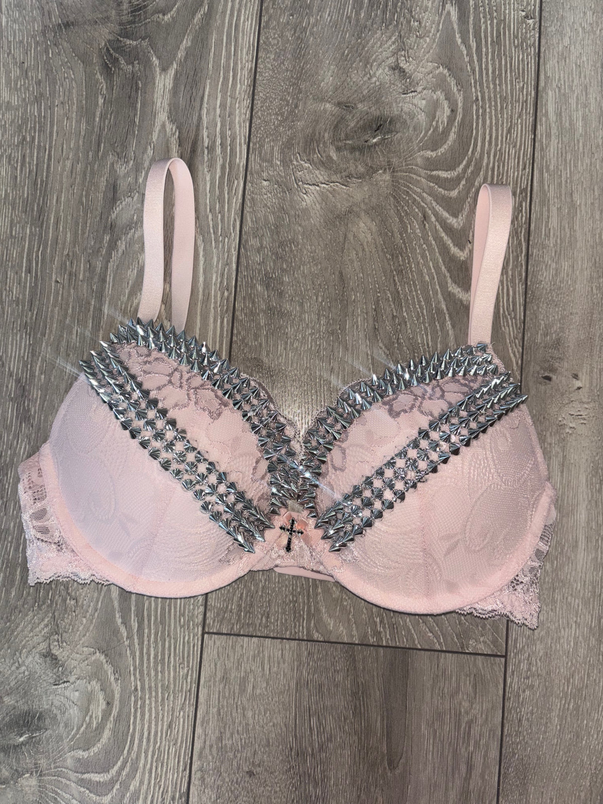 (More sizes) Light Pink Y2K Spiked push up bra (with cross)