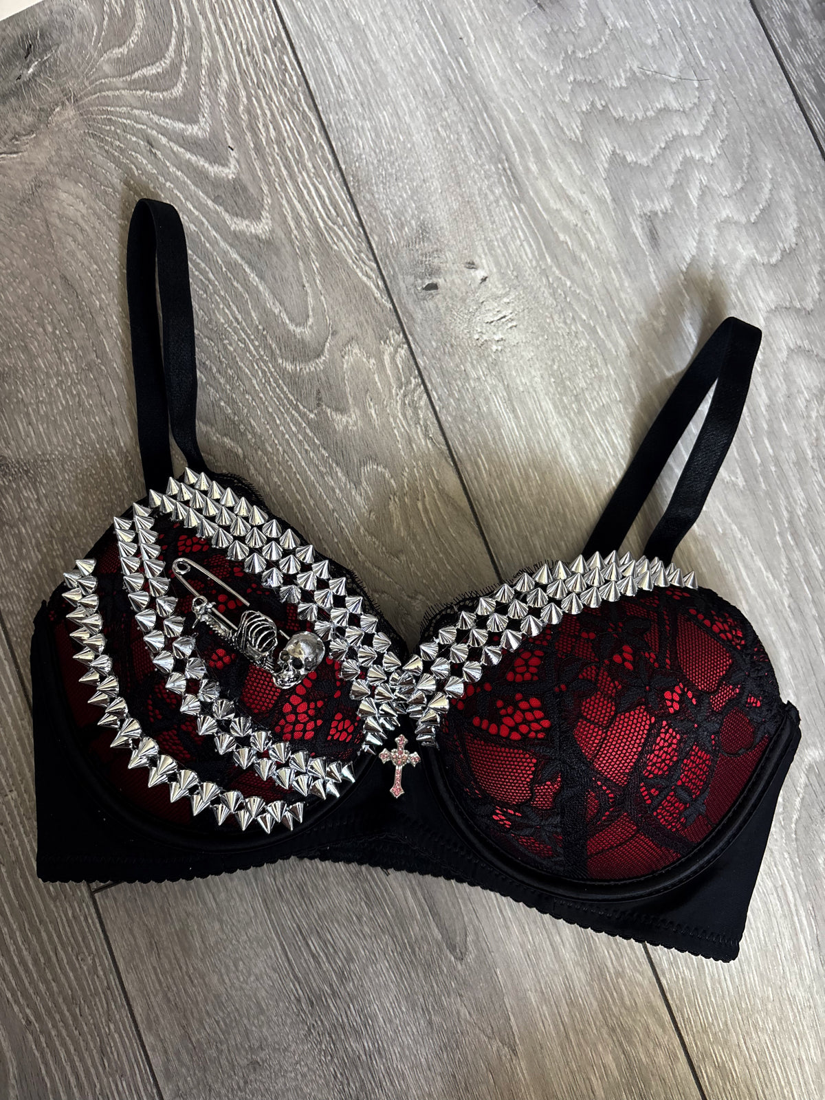 Red Skull Adjustable Pin one side spiked (with cross) push up bra