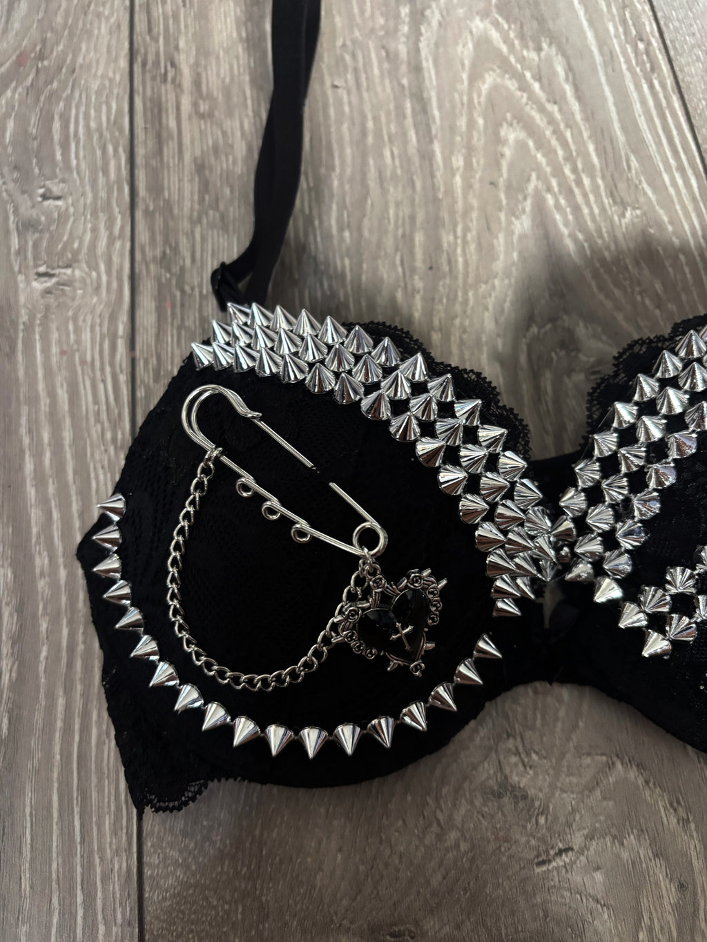 The Black Swan (More Sizes) (without cross) Spiked push up bra