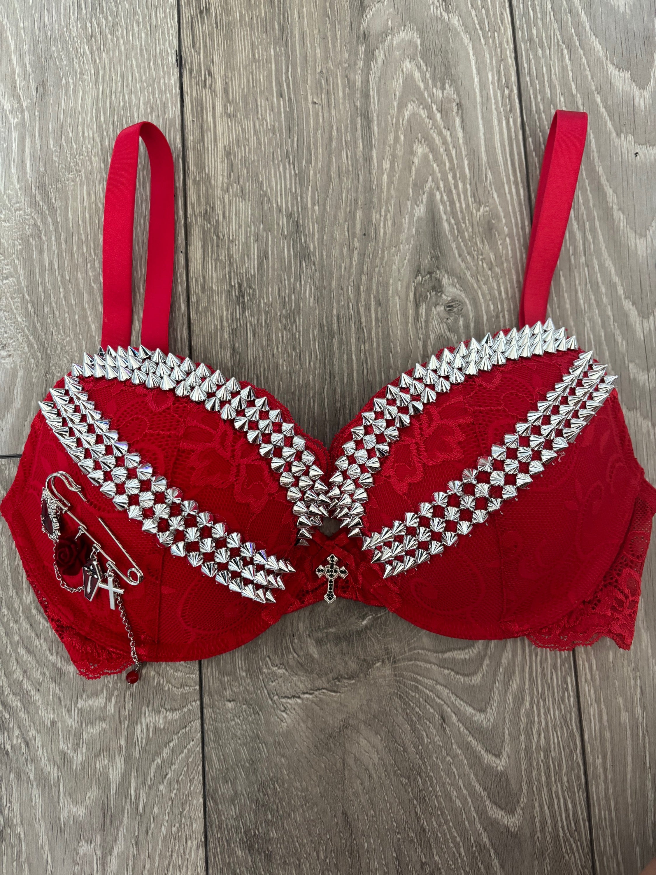 The Devil rosé spiked push up bra