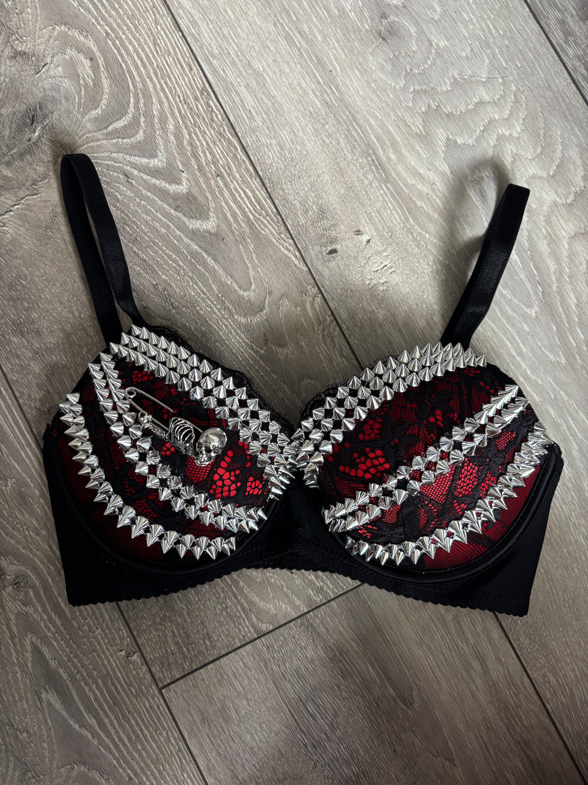 Red Skull Adjustable Pin Spiked push up bra (no cross)