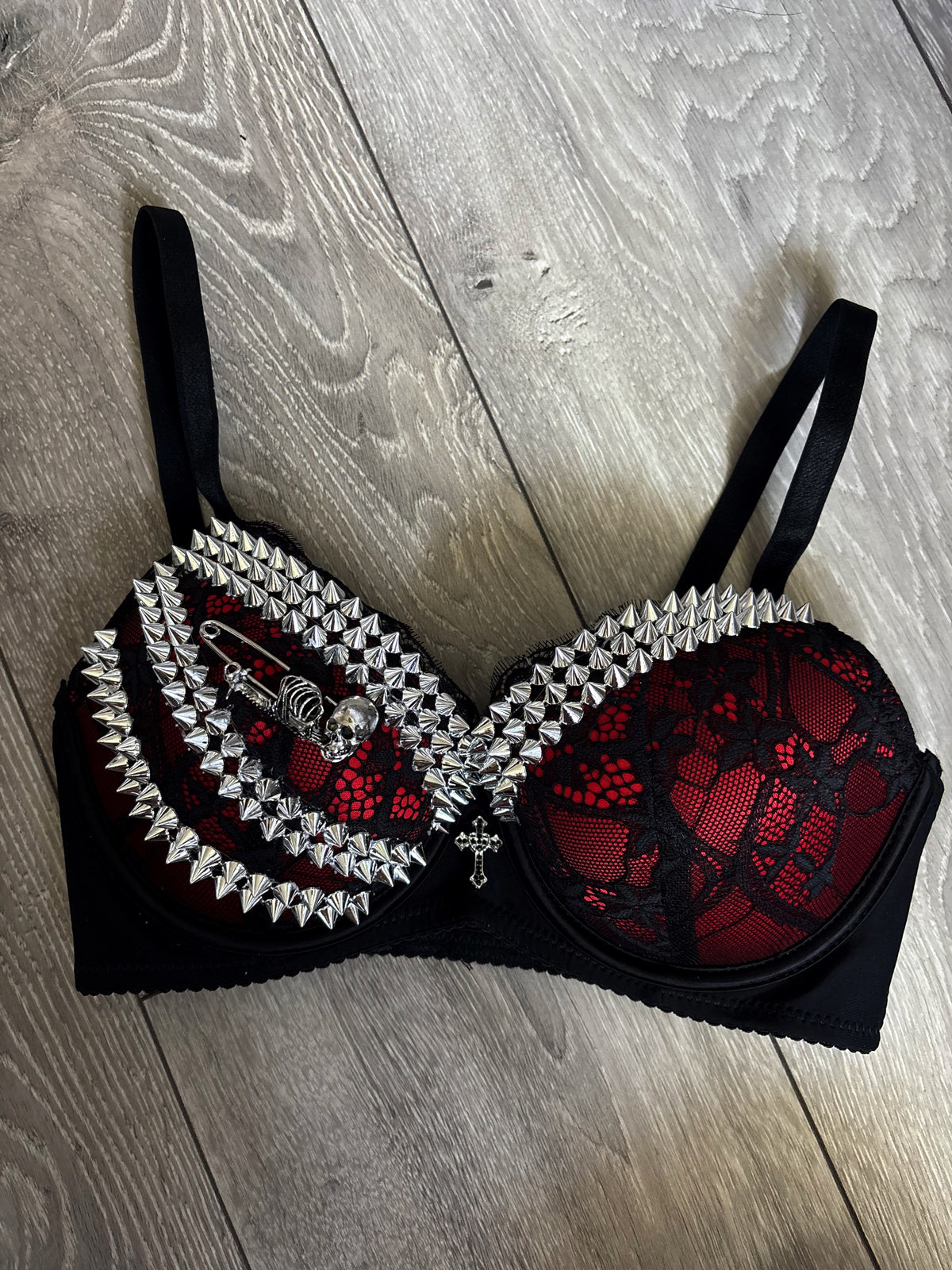 Red Skull Adjustable Pin one side spiked (with cross) push up bra