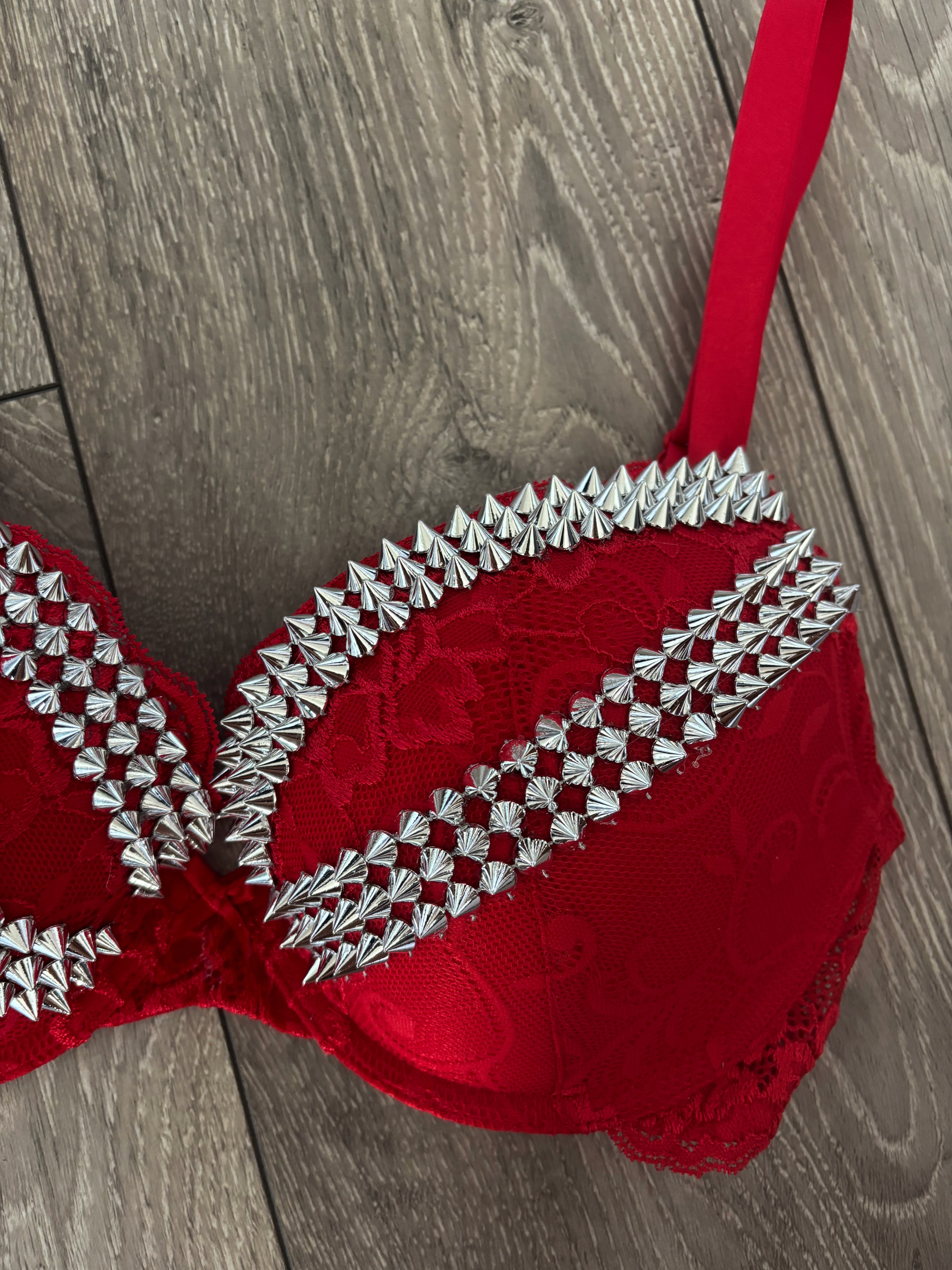 (More sizes) Red Y2K (no cross) spiked push up bra