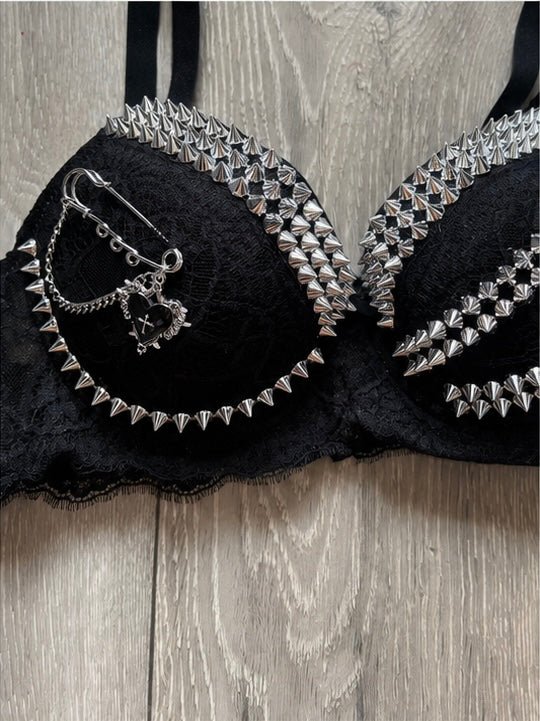 The black swan (without cross) Spiked push up bra