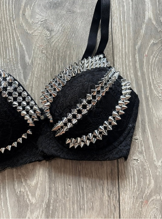 The black swan (without cross) Spiked push up bra