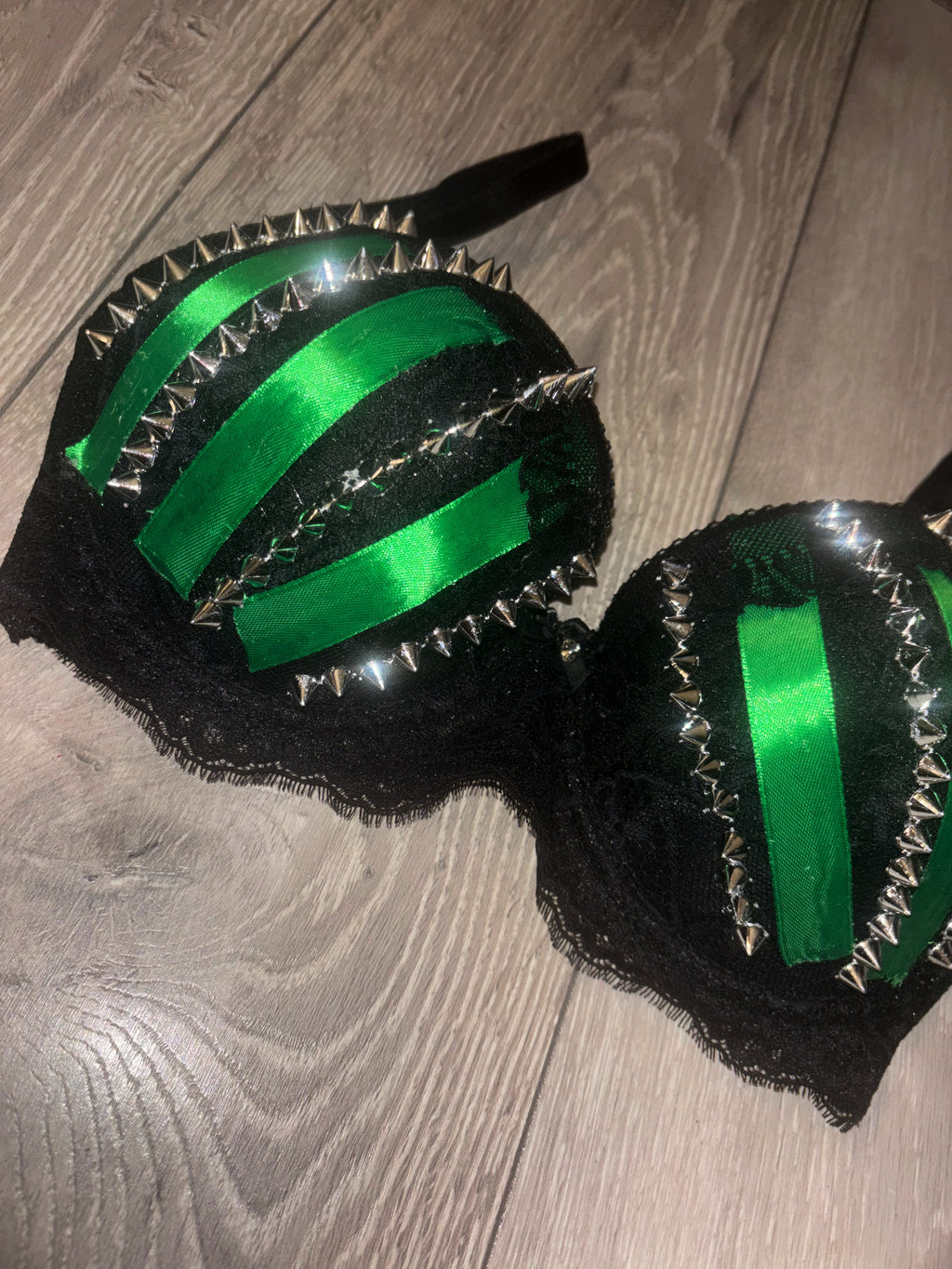 Green Poison Spiked (no cross) Push up bra