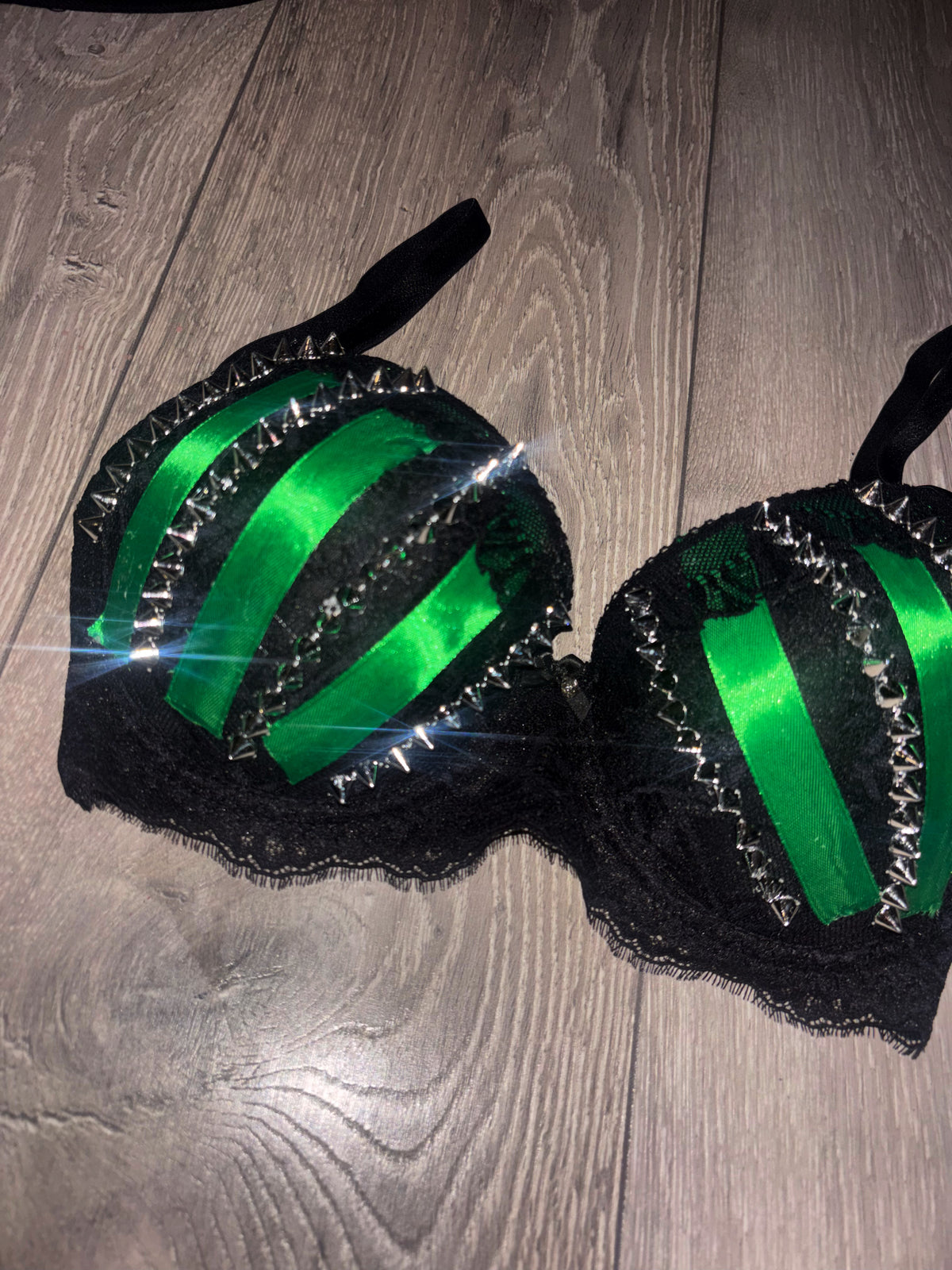 Green Poison Spiked (no cross) Push up bra